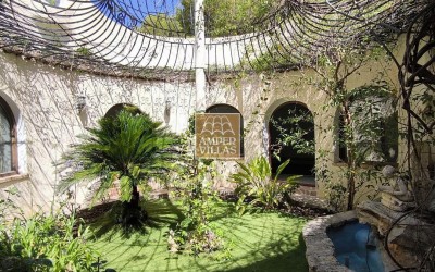 Fantástica villa con gran parcela, con privacidad y vistas al mar.